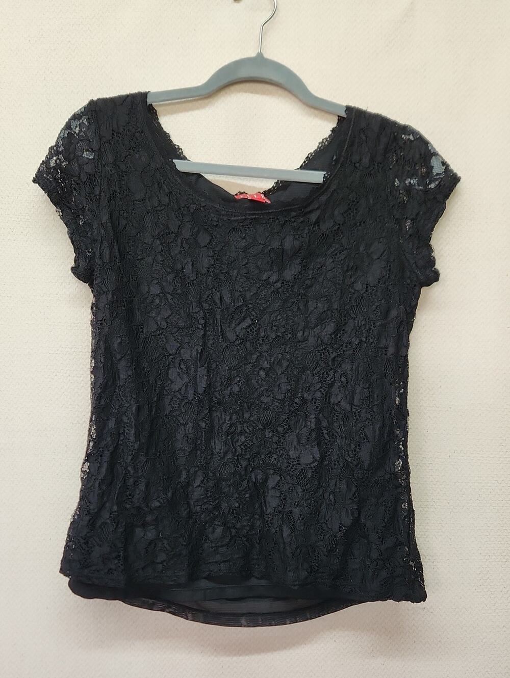 Elle Black Floral Lace Short-Sleeve Blouse
